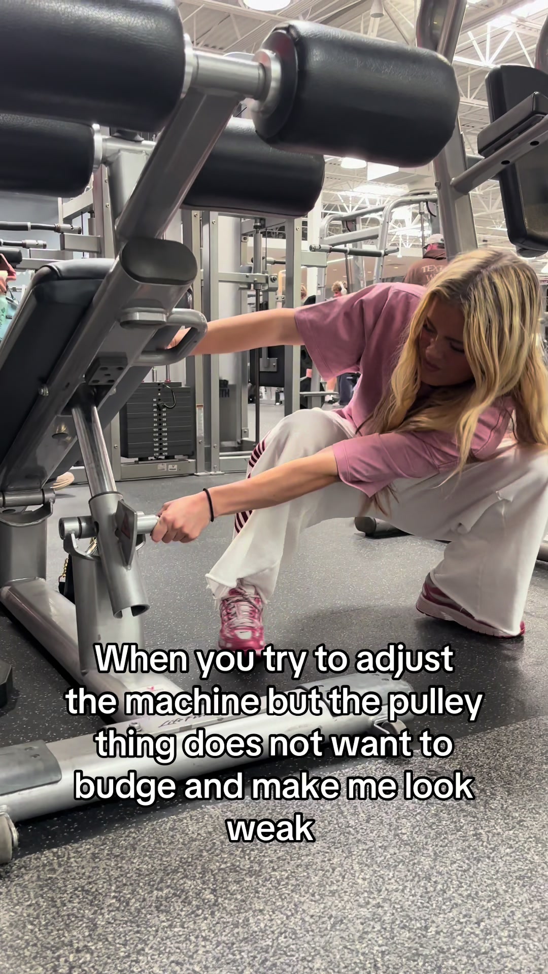 @itshalliewilde