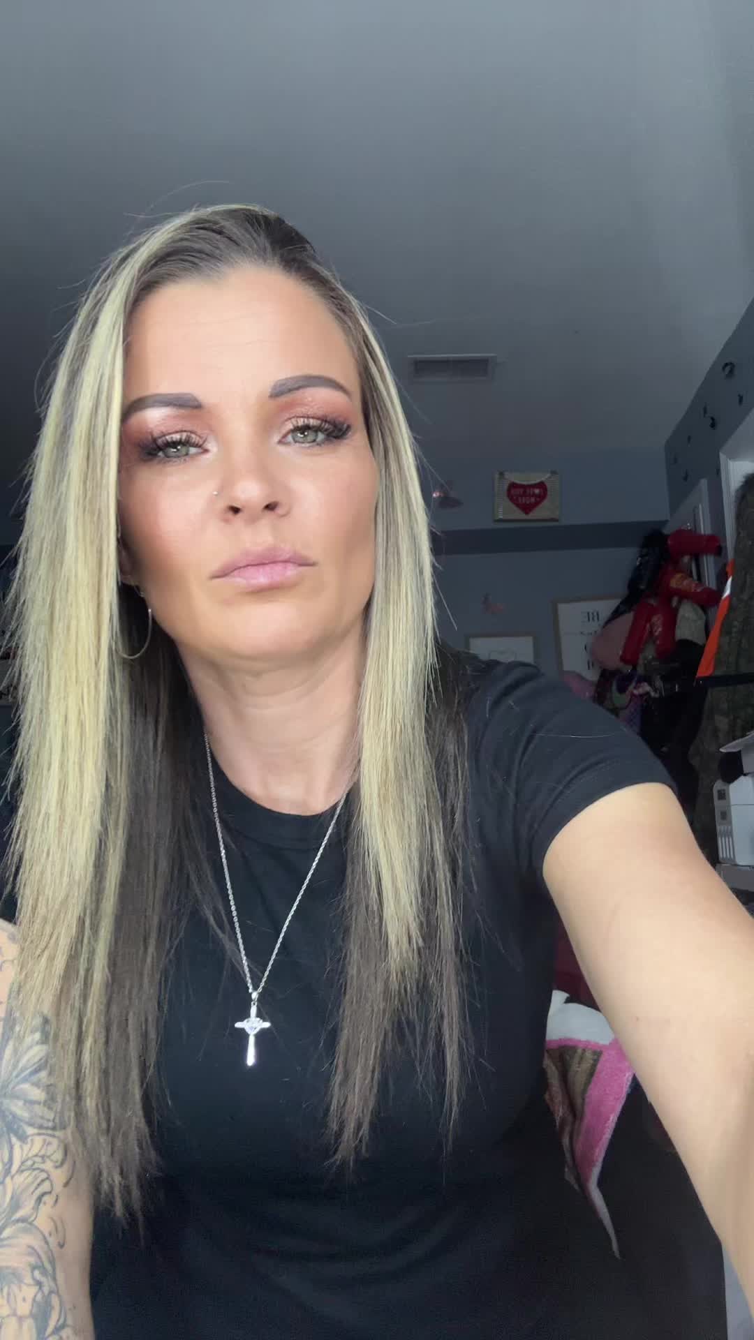 @JessicaXoxo 💋💋✌️