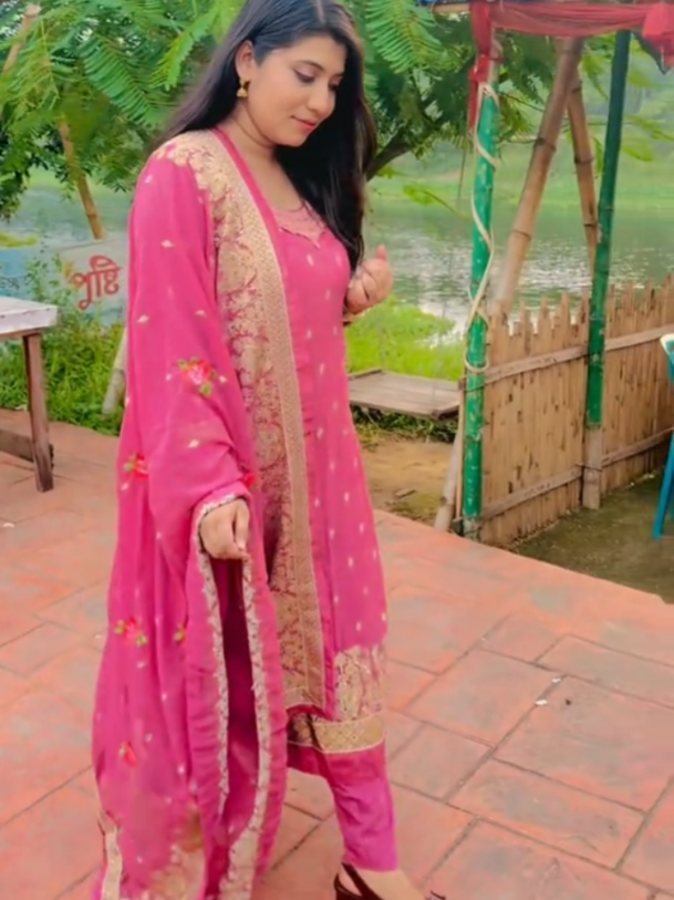 @QueenGirl🌸Anamika