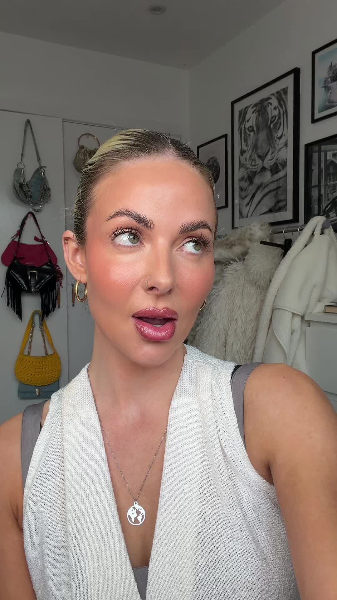 @themelissaclarke