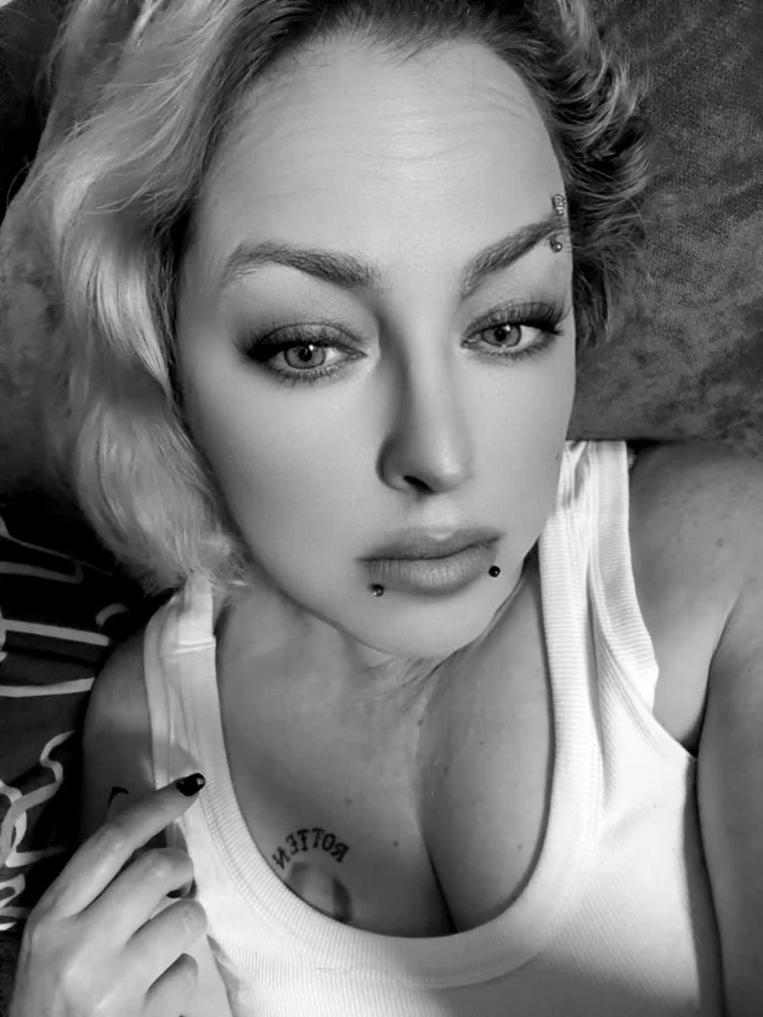 @harley.quinns.mistress