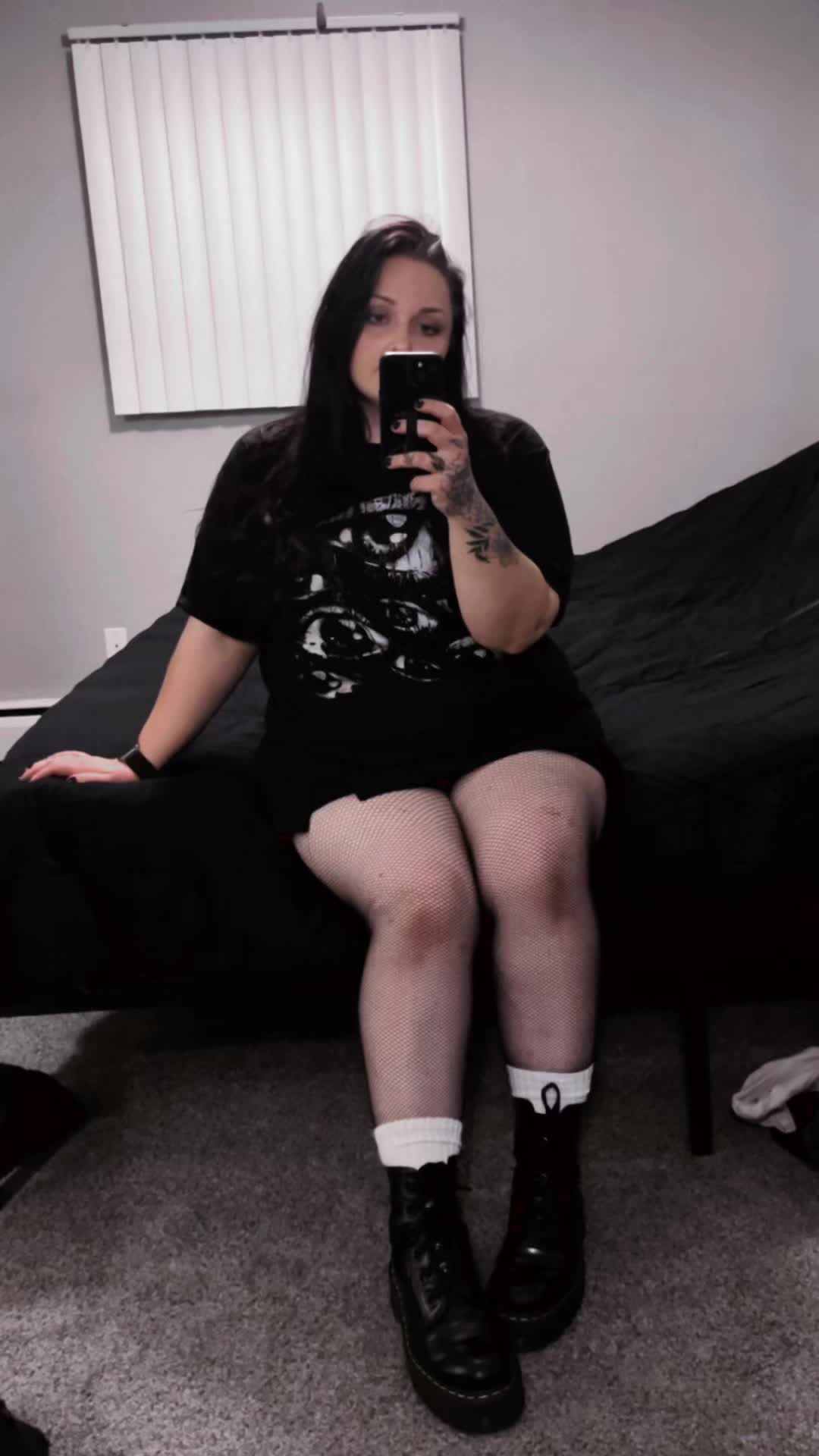 @april 🖤