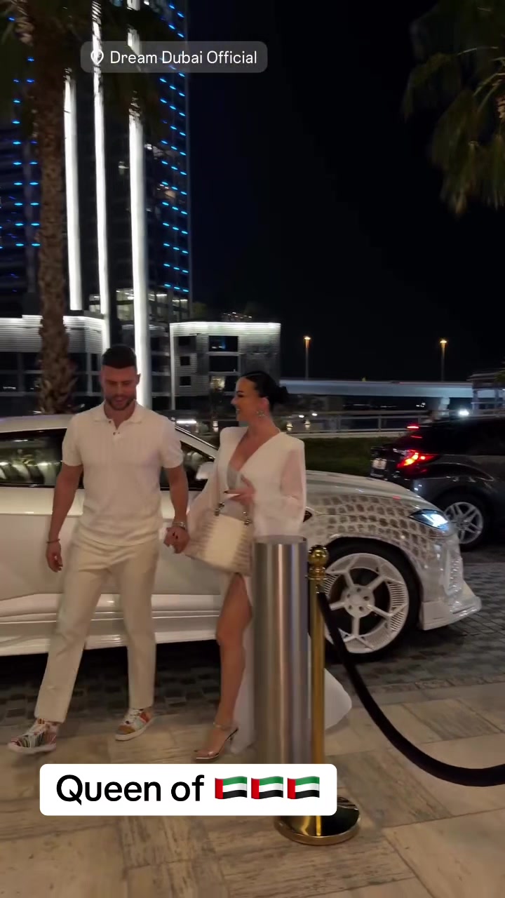 @𝒬𝓊𝑒𝑒𝓃 ♡𝒻 𝒟𝓊𝒷𝒶𝒾 🇦🇪