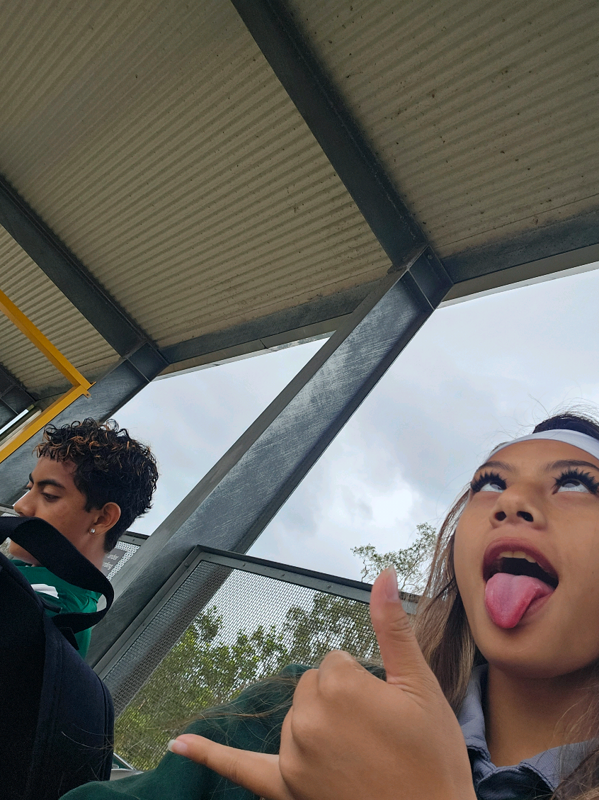 @ezzymayyy ♡