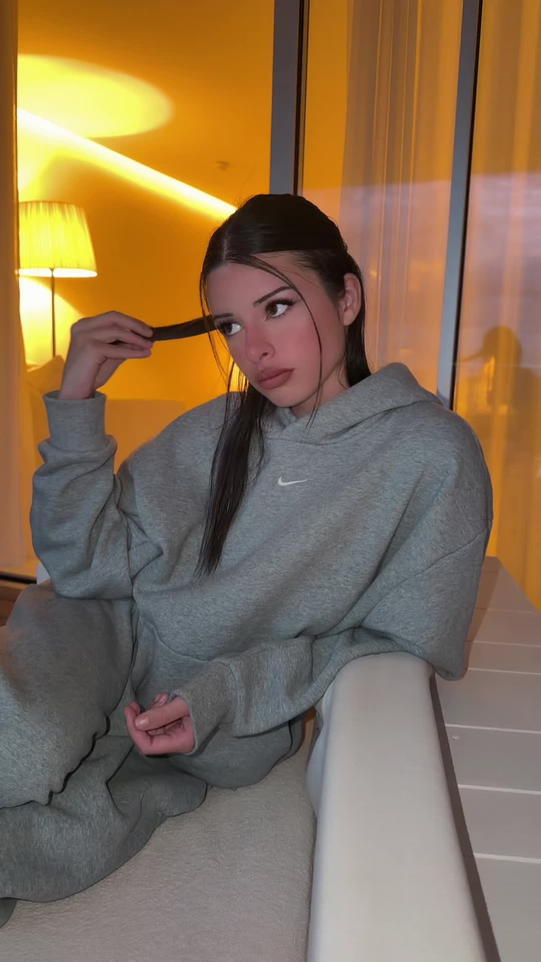 @CL.LSTN