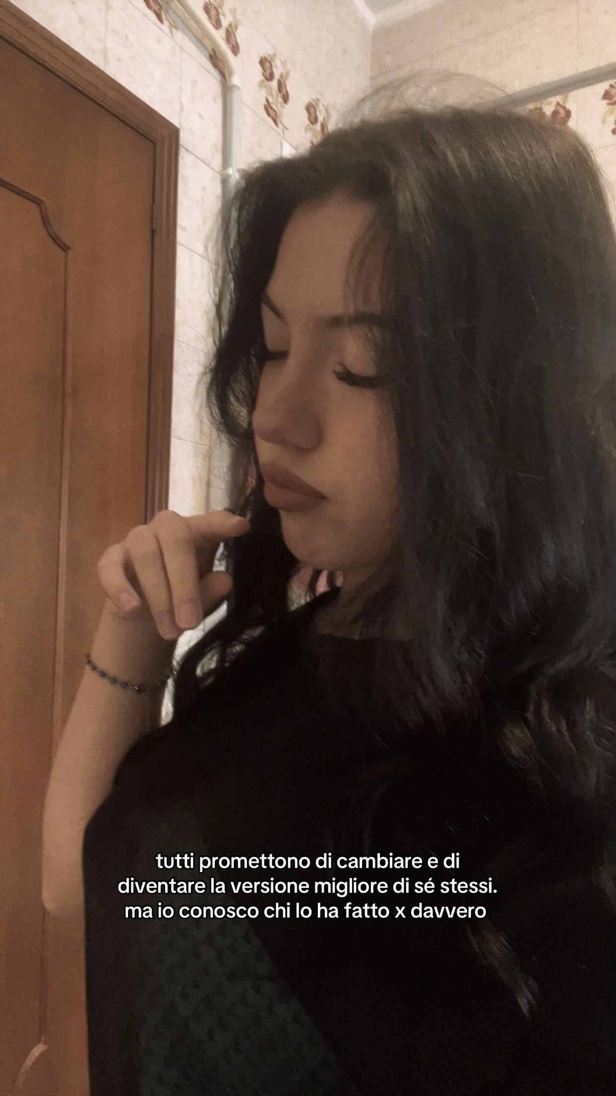 @𝒱
