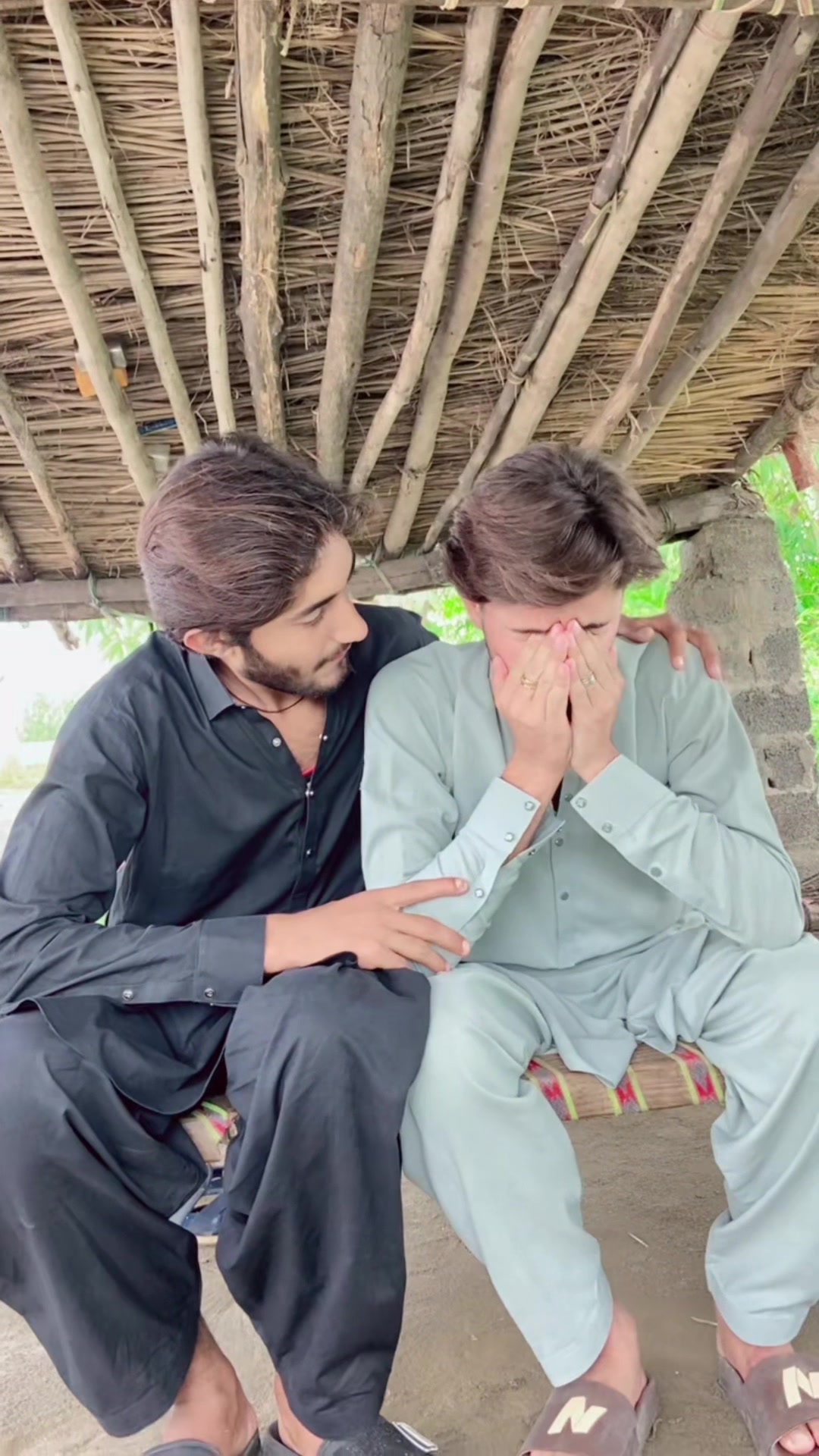 @꧁🥹&bull;بے وفا یار&bull;🥹꧂