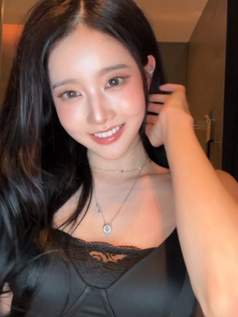 @STAYC
