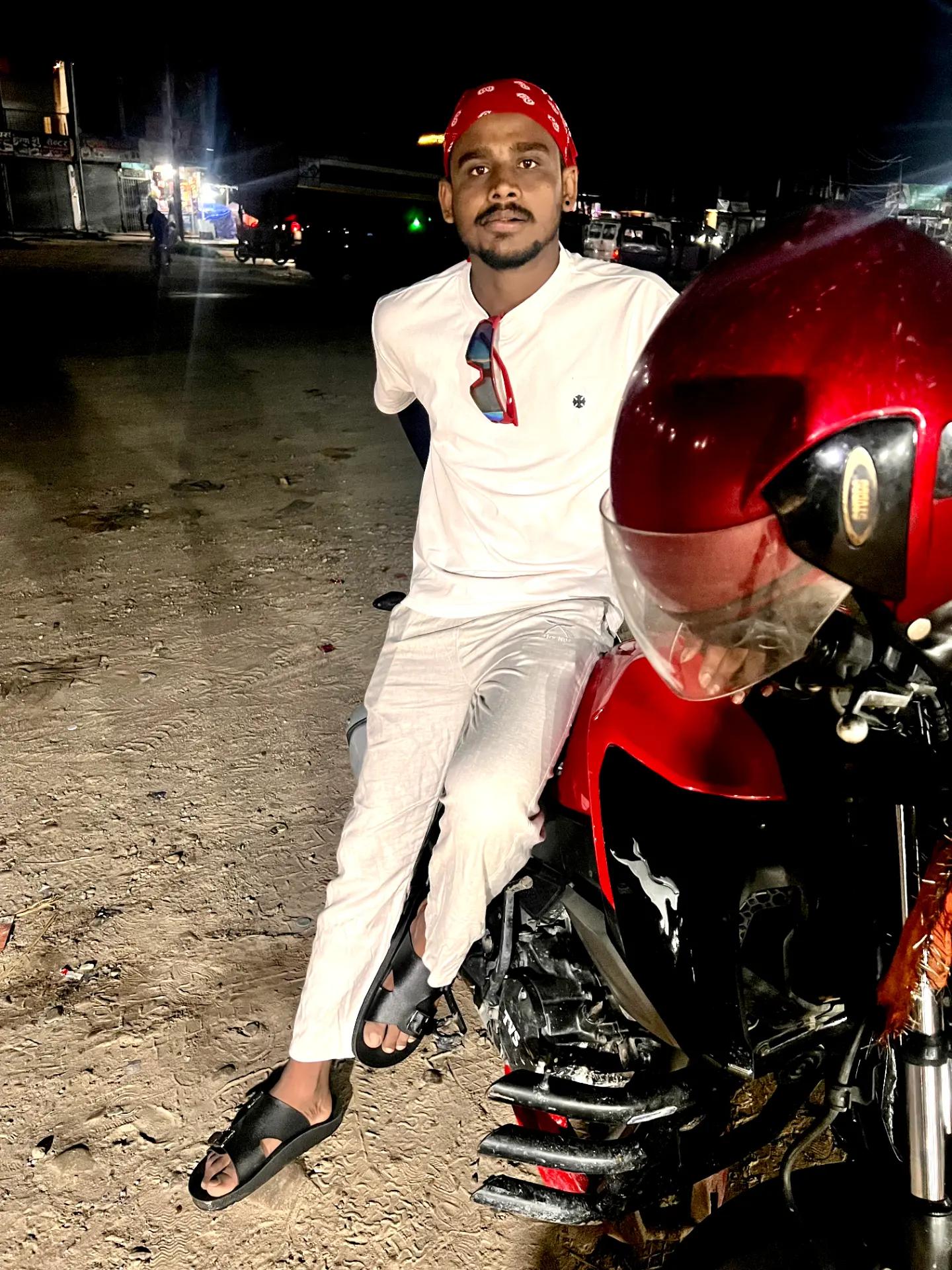 @𝐌𝐫 𝐃𝐢𝐥𝐢𝐩 𝐘𝐝𝐯 (18)😎
