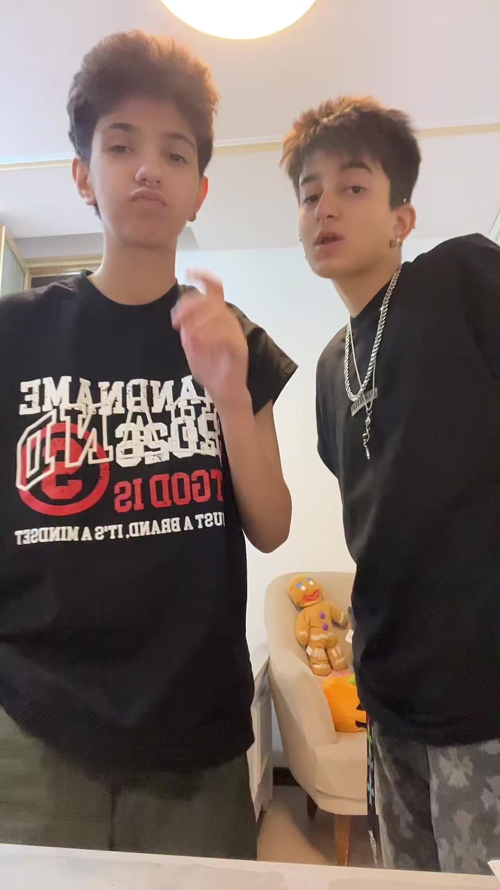 @erfAvn