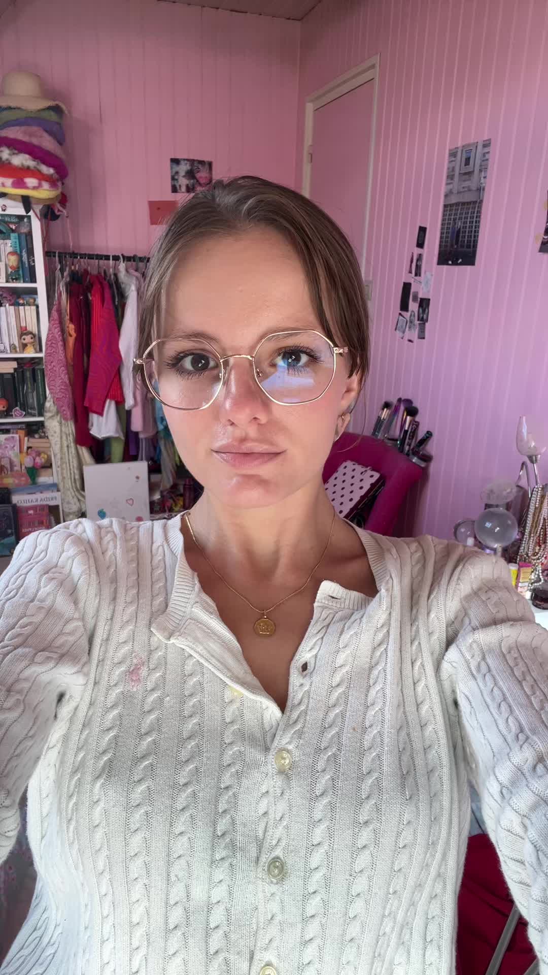 @Chlo ✨️