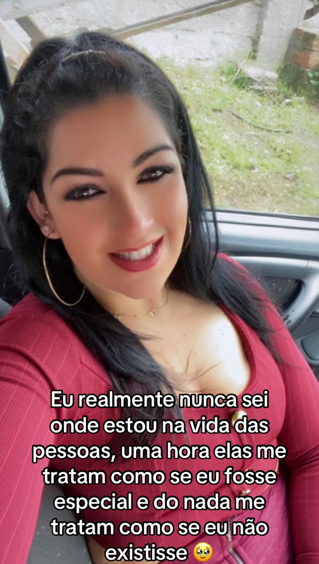 @M&ocirc;nica
