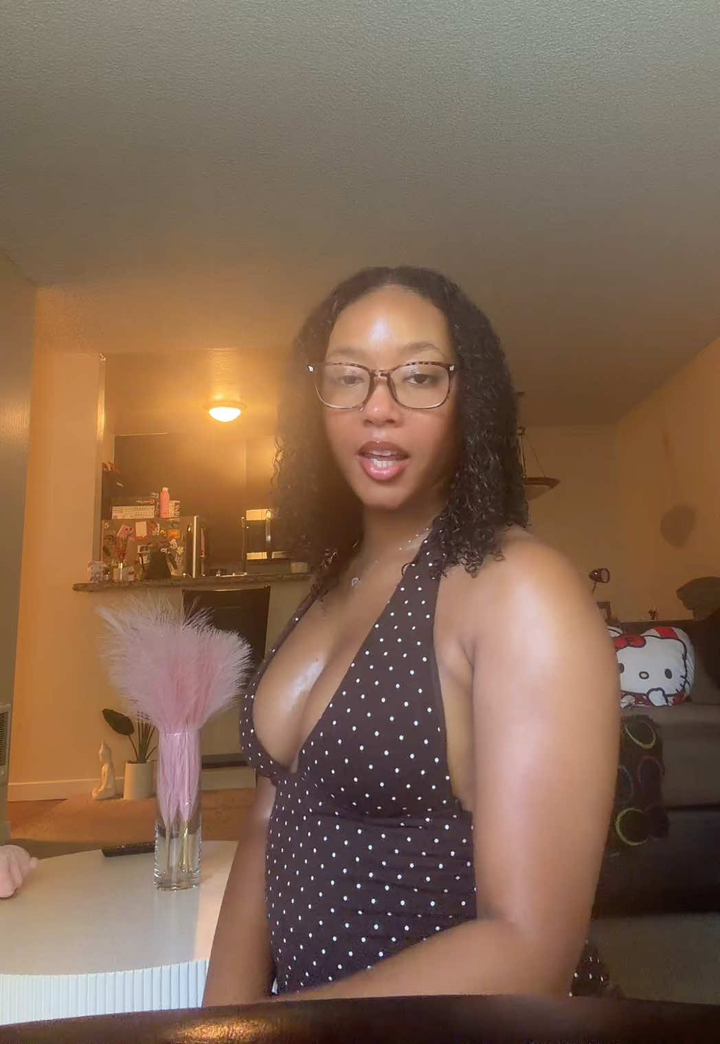 @talesalynnn