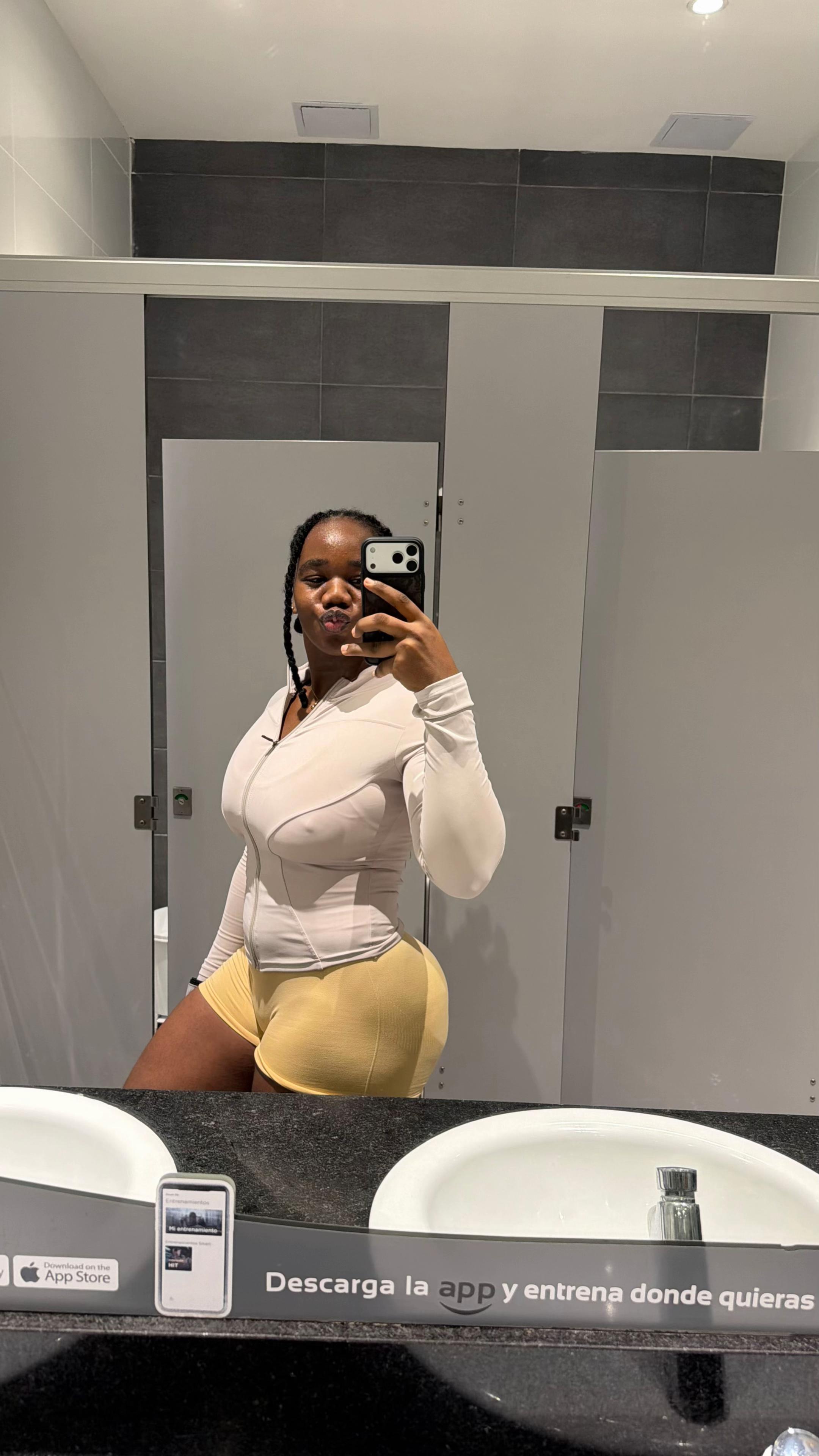 @CharleeserdjooB