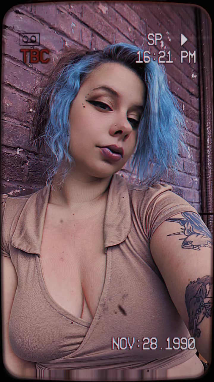@buzzedqueen