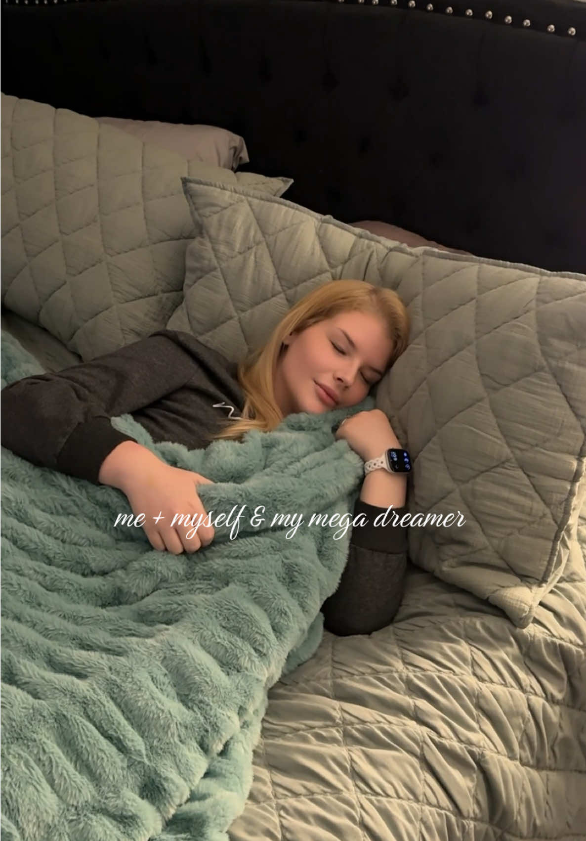 @𝒟𝒶𝓇𝓀𝒲𝑜𝑜𝒹𝓈