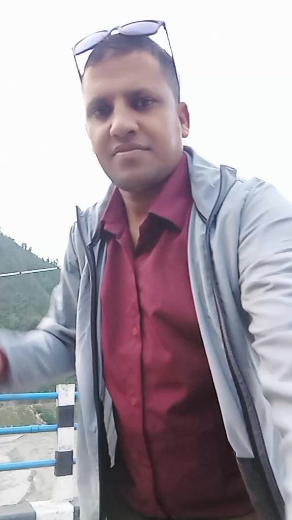 @girirajjaisi