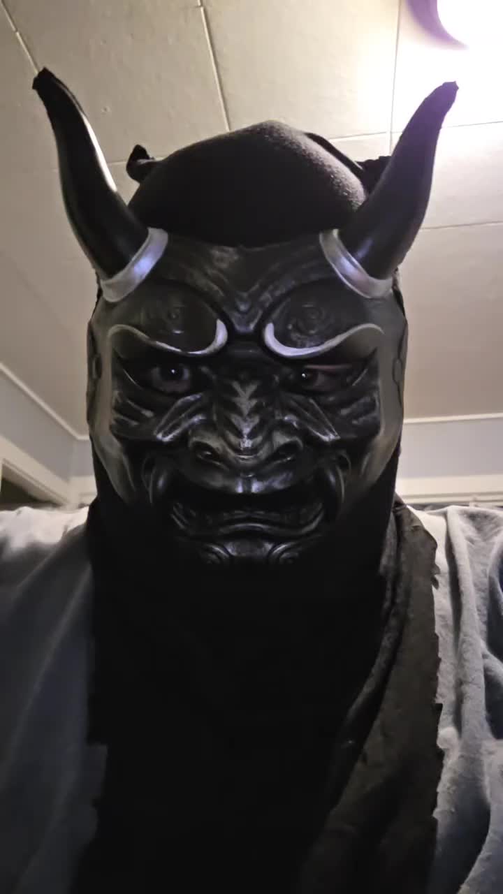 @QUEENFIREASH_THEWOLFFANF