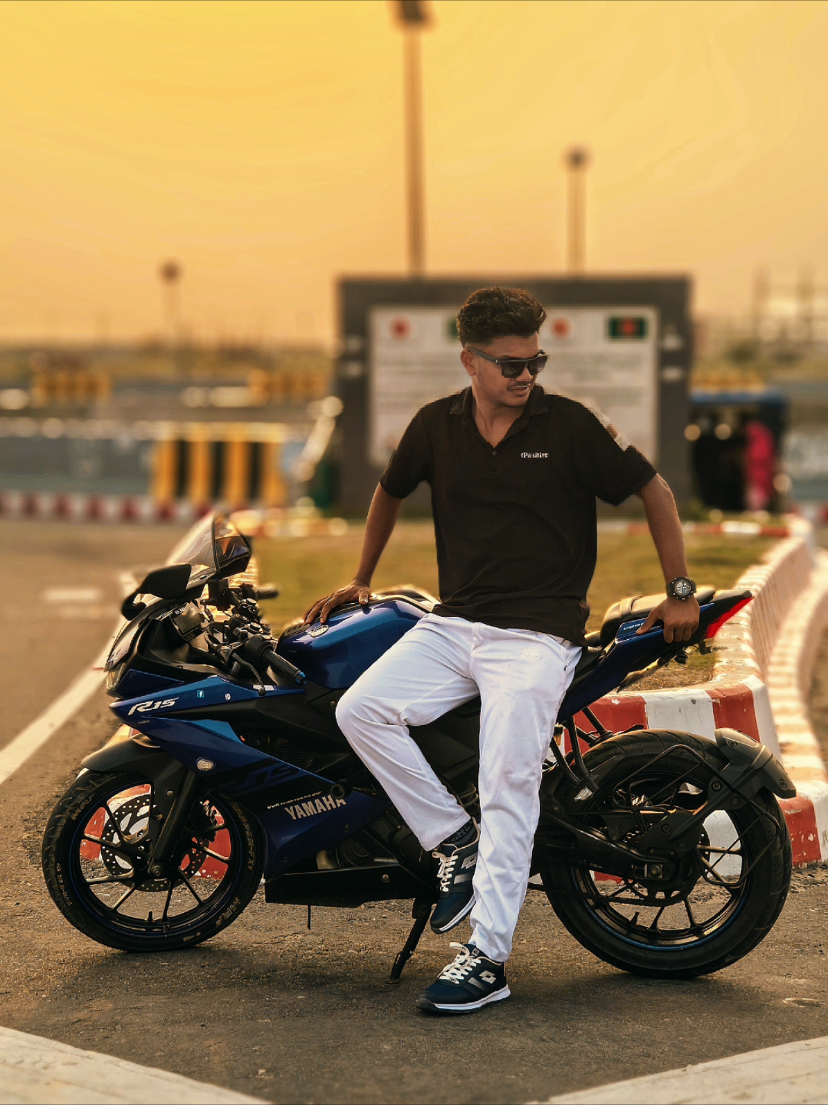 @M🏍️