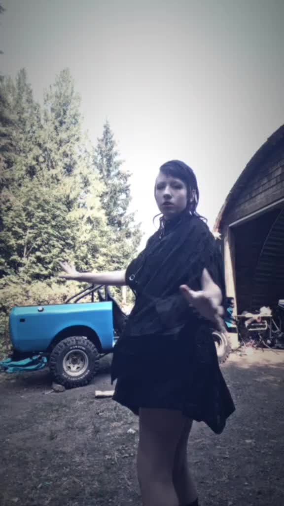 @~{WillowCosplays}~