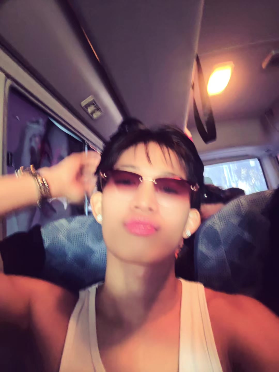 @AKX3.