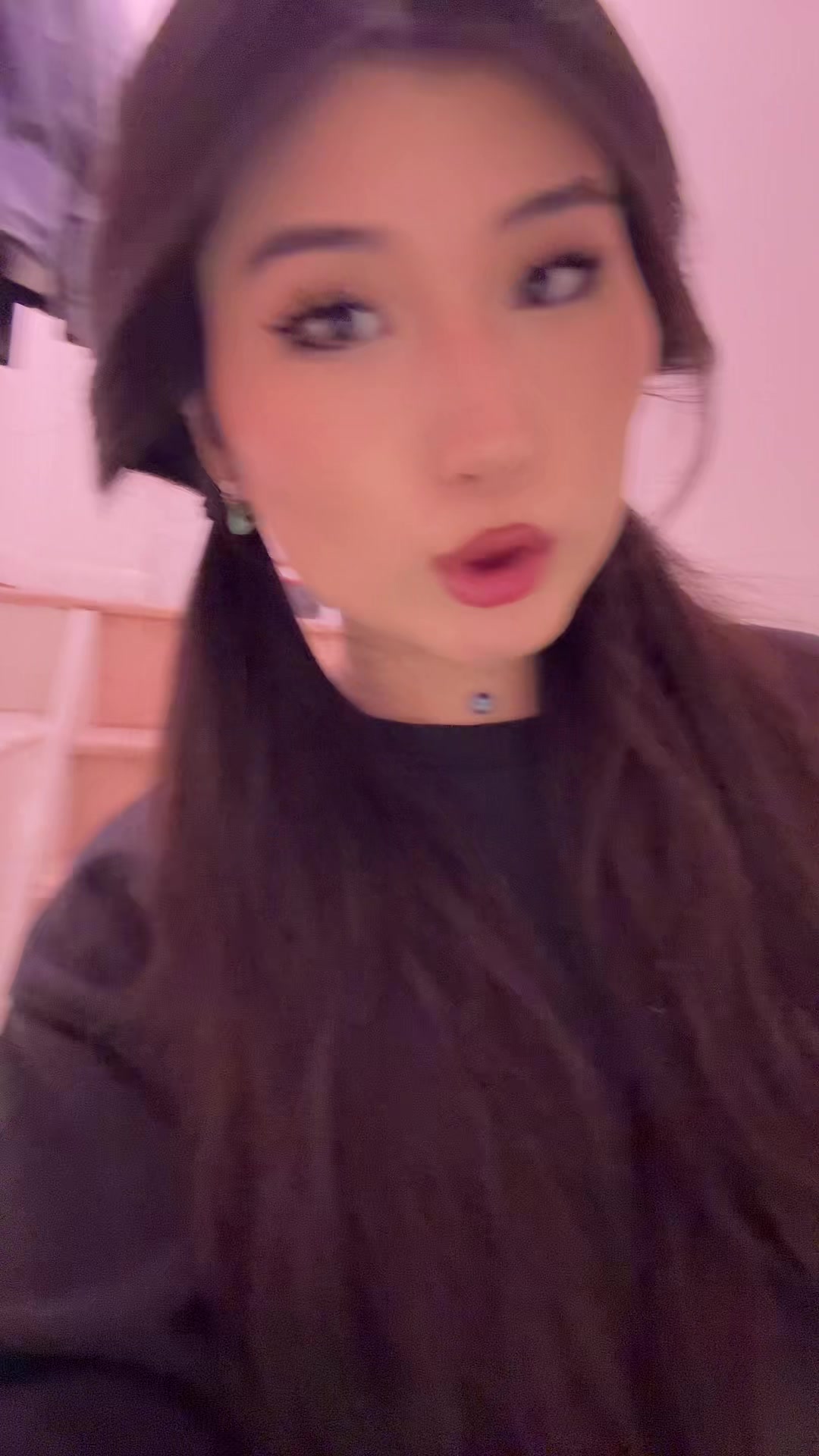@minëk