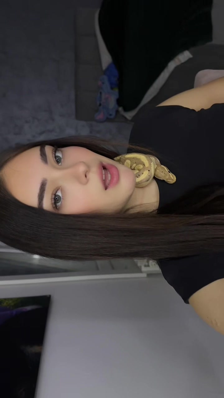 @Mia