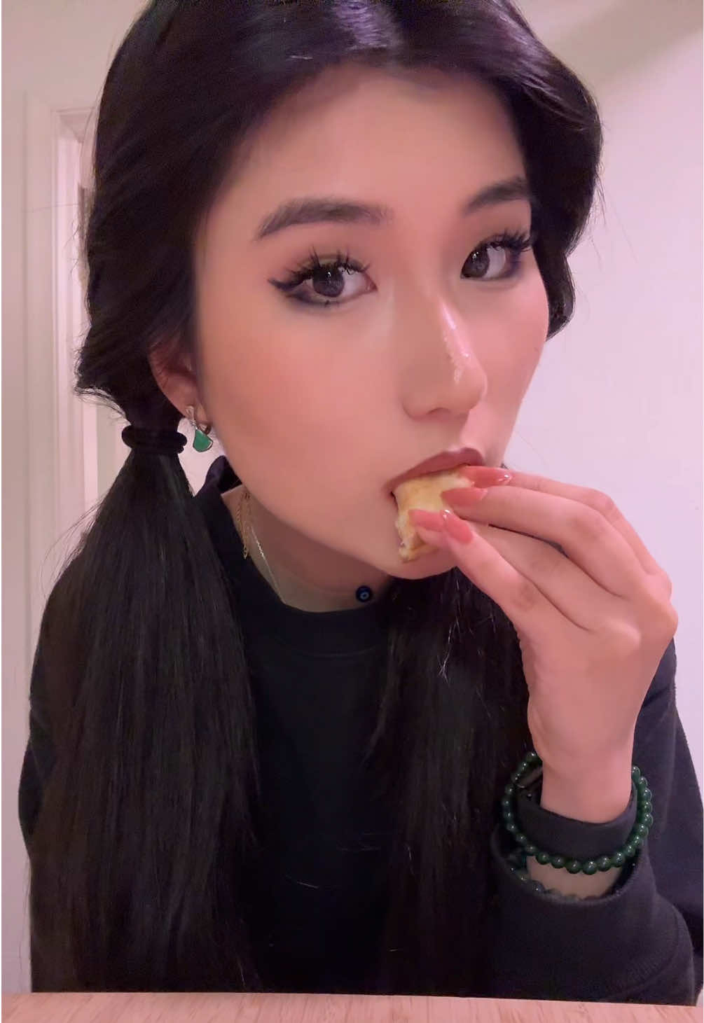 @minëk