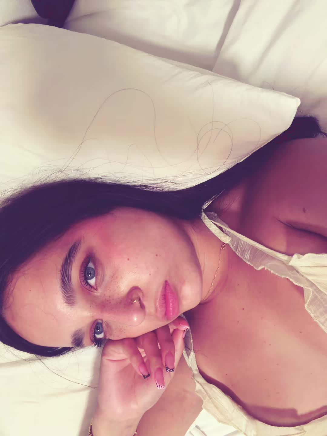 @V A L E N🦋