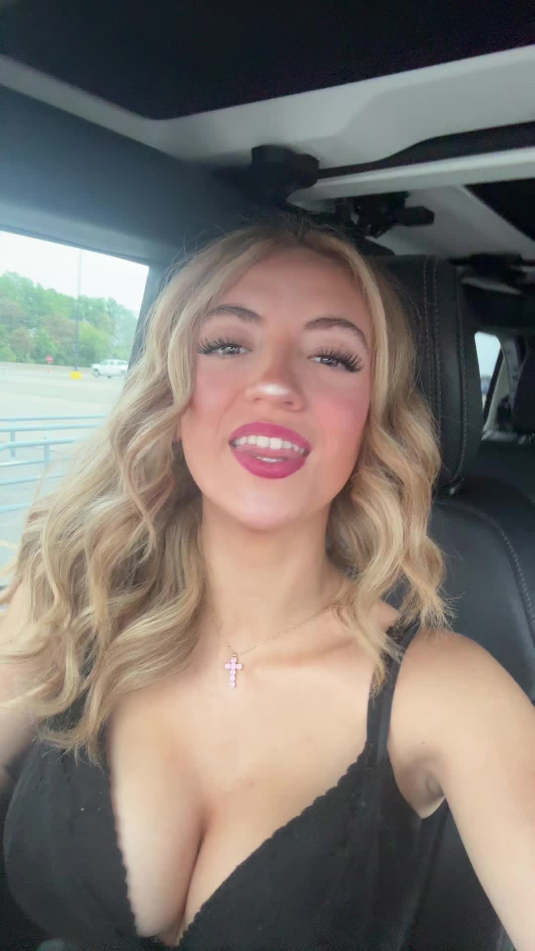 @erianna🪽⭐️🍭🐈