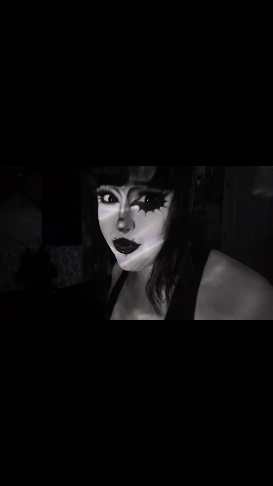@𝑹𝒐𝒔𝒆 ⛧🦇