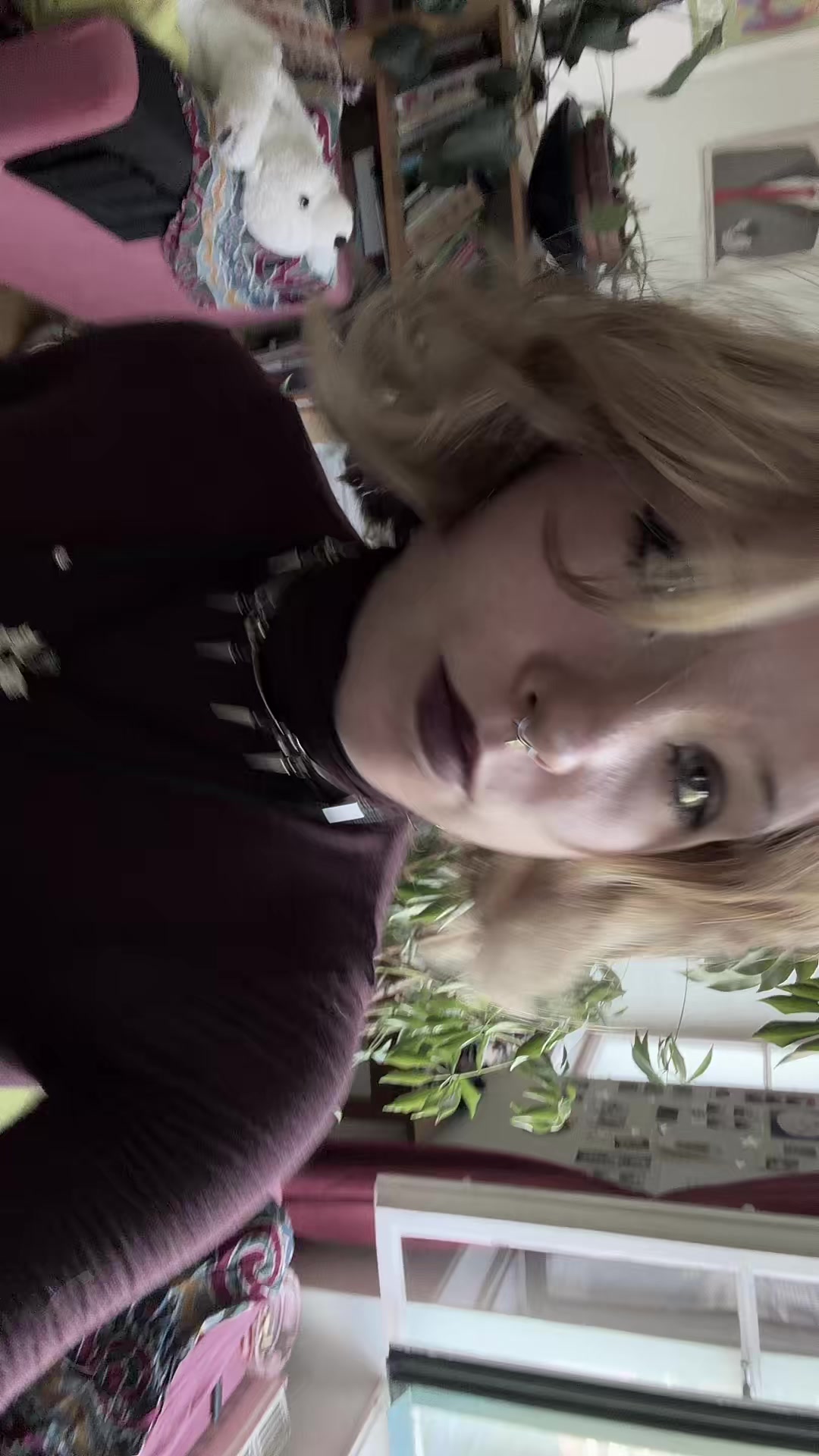 @velvet_curse
