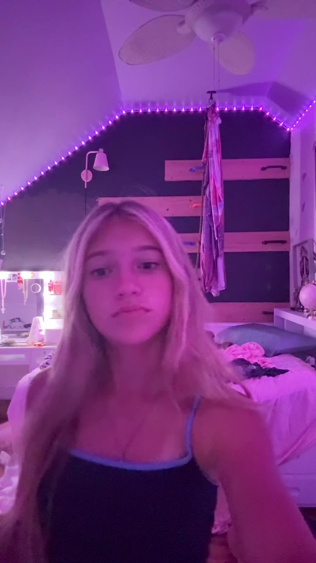 @Missbombastic