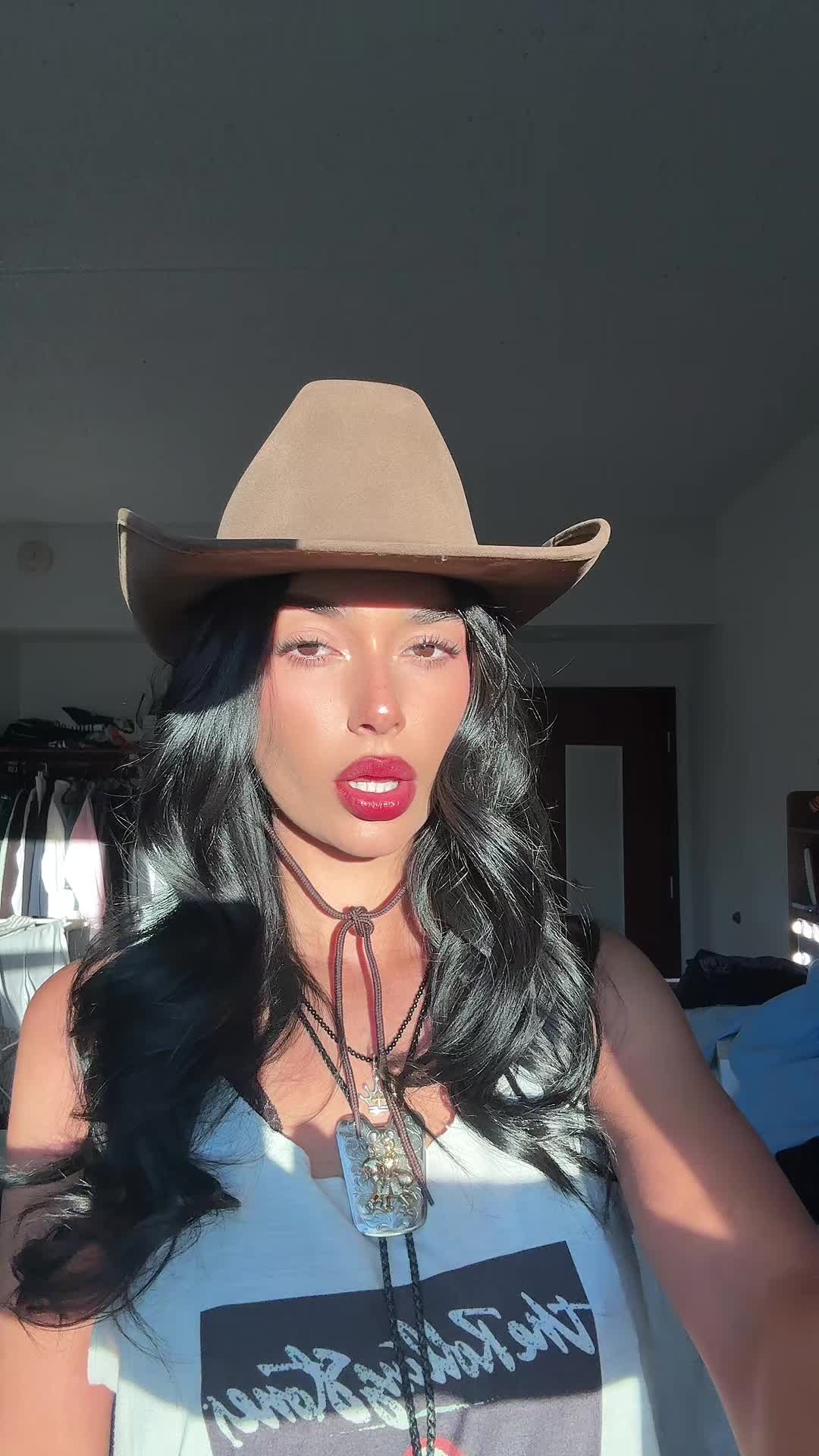 @️