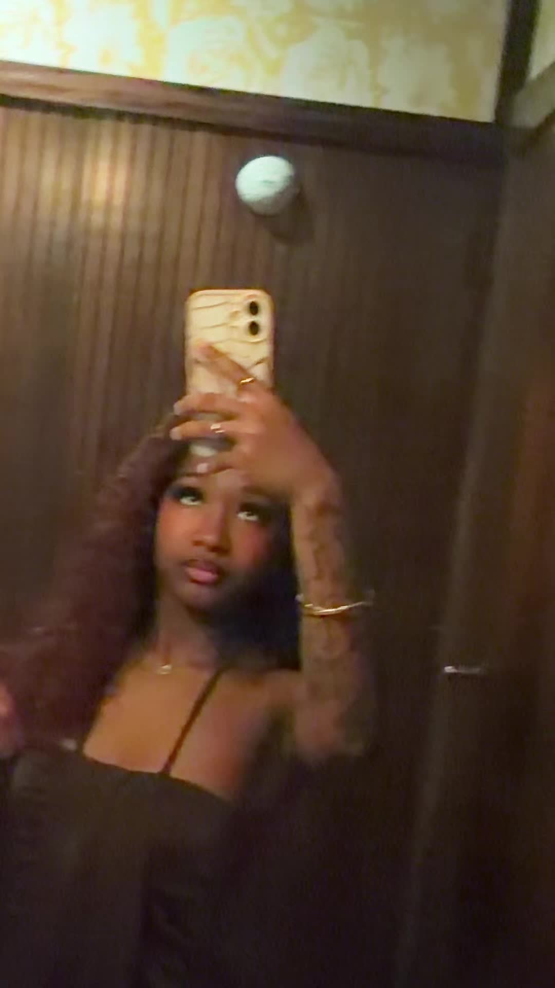 @Queenariiiberryyy🍓