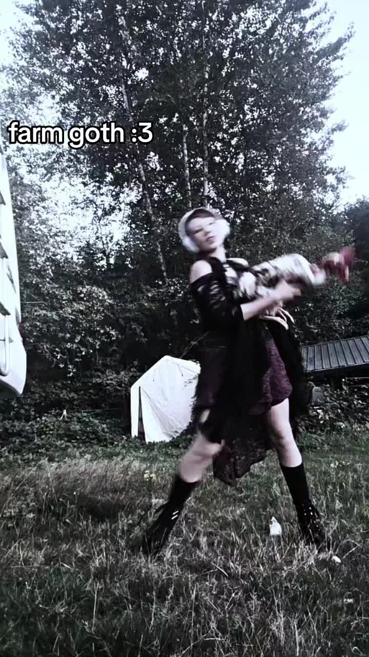 @~{WillowCosplays}~