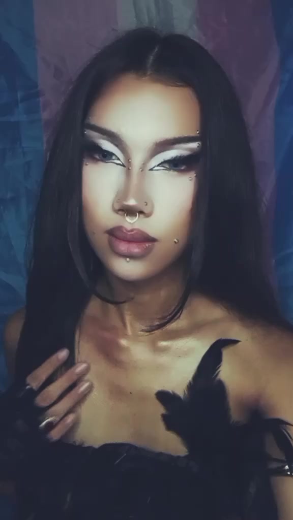 @Charlotte Elara