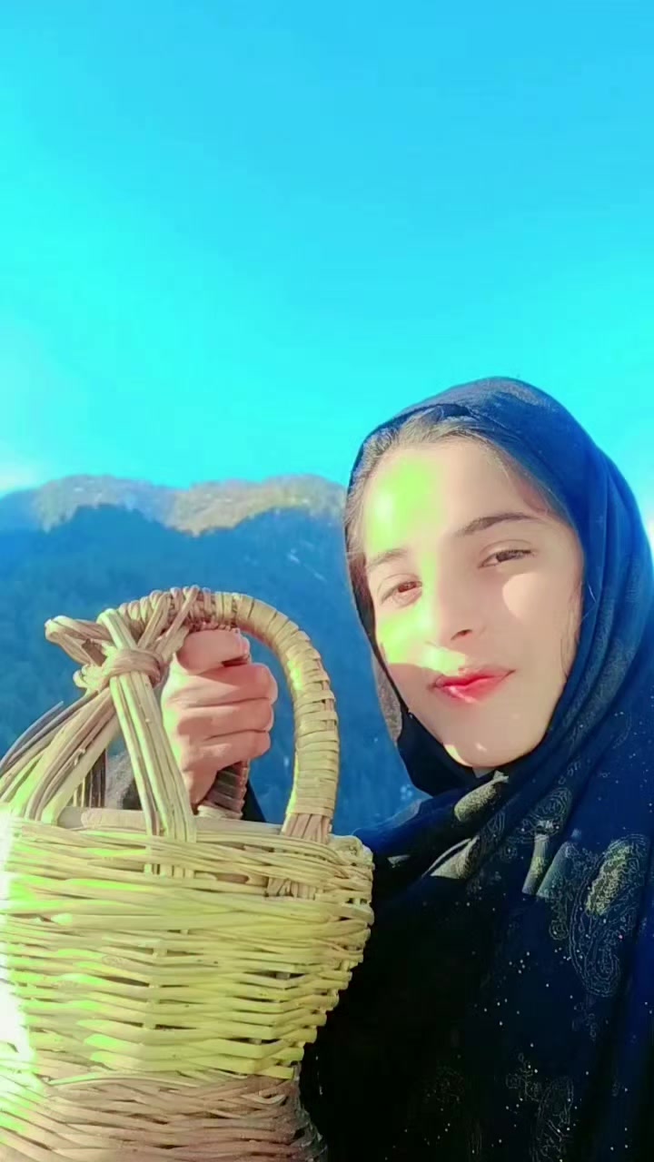 @Sana♡ کشمیری🥀
