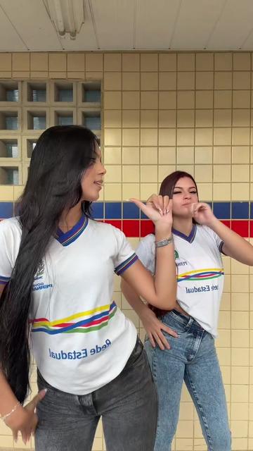 @llaramrtns