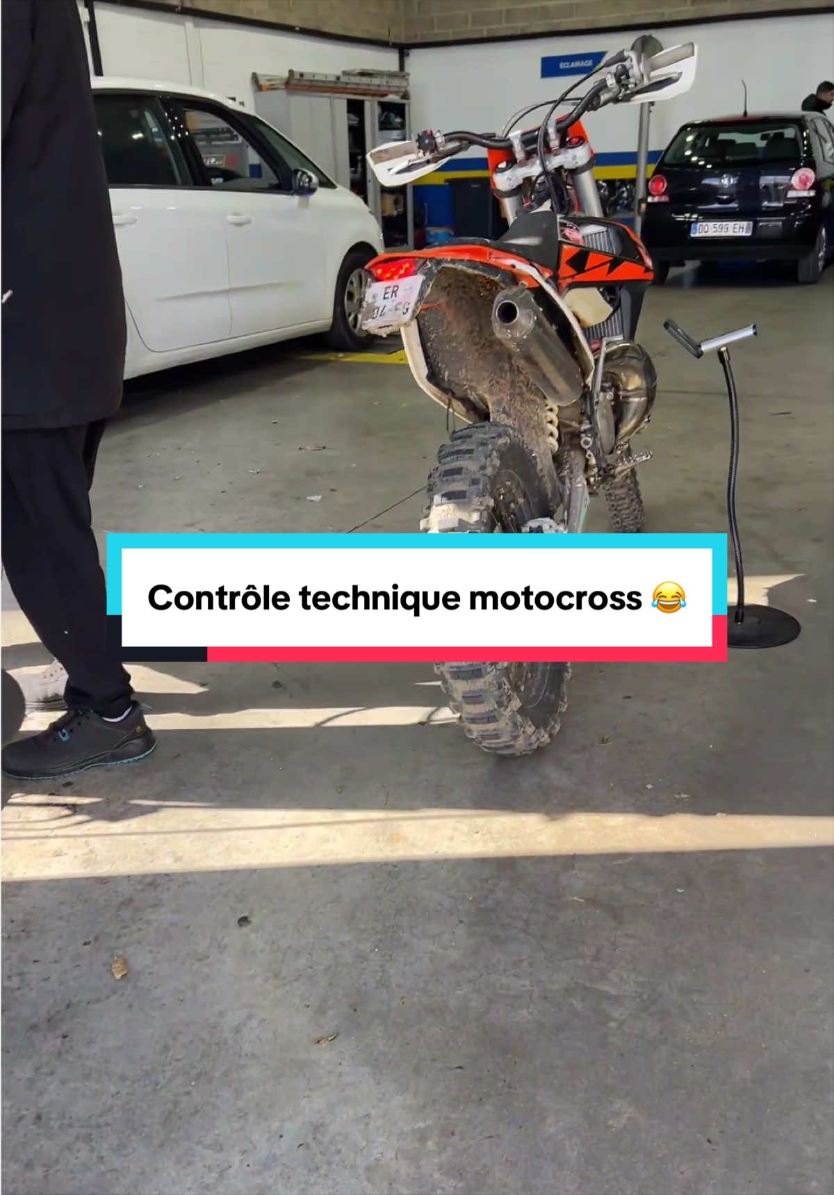 @LE CAMÉLÉON