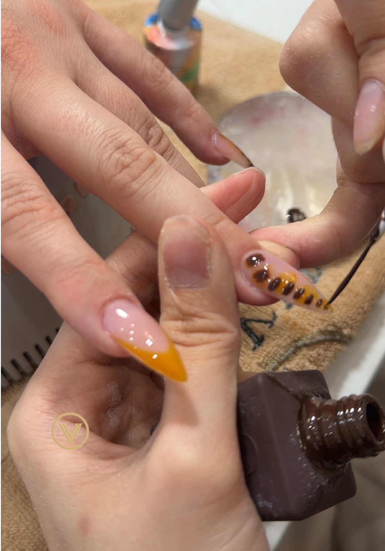 @velvet nails kw
