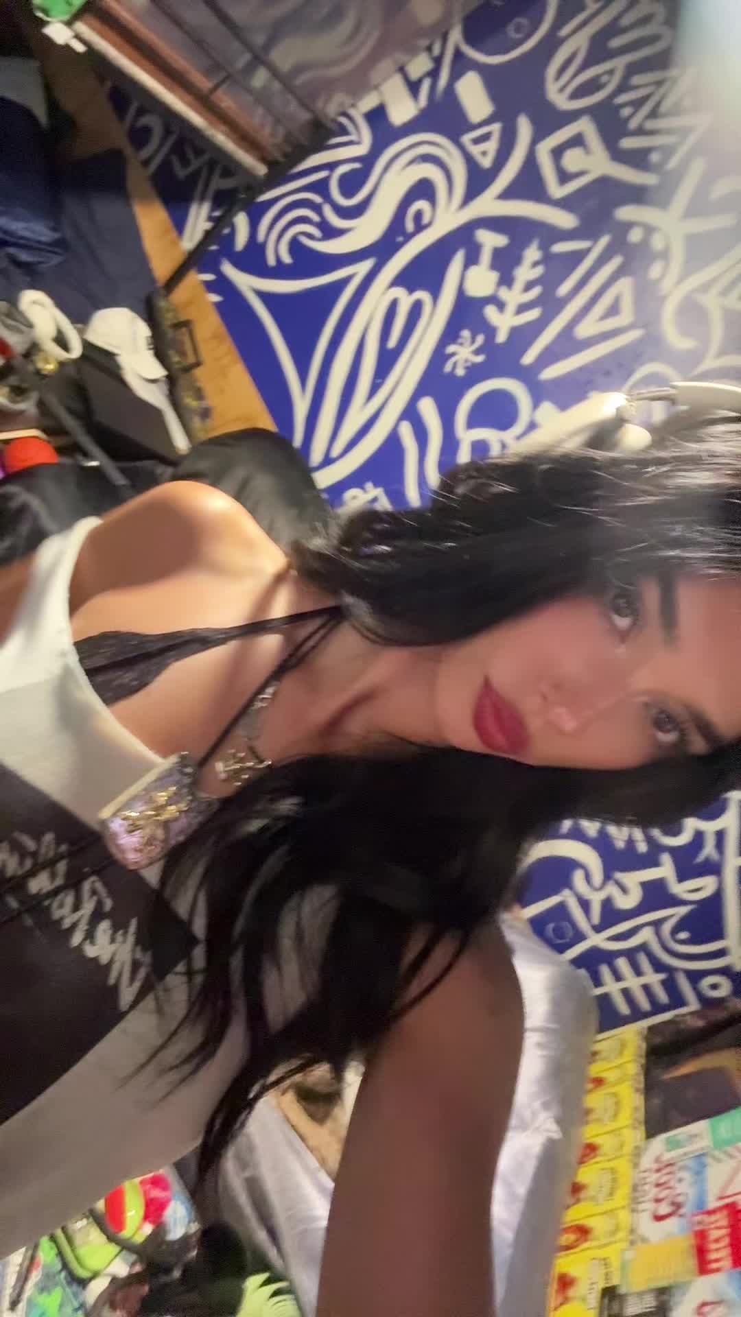 @️