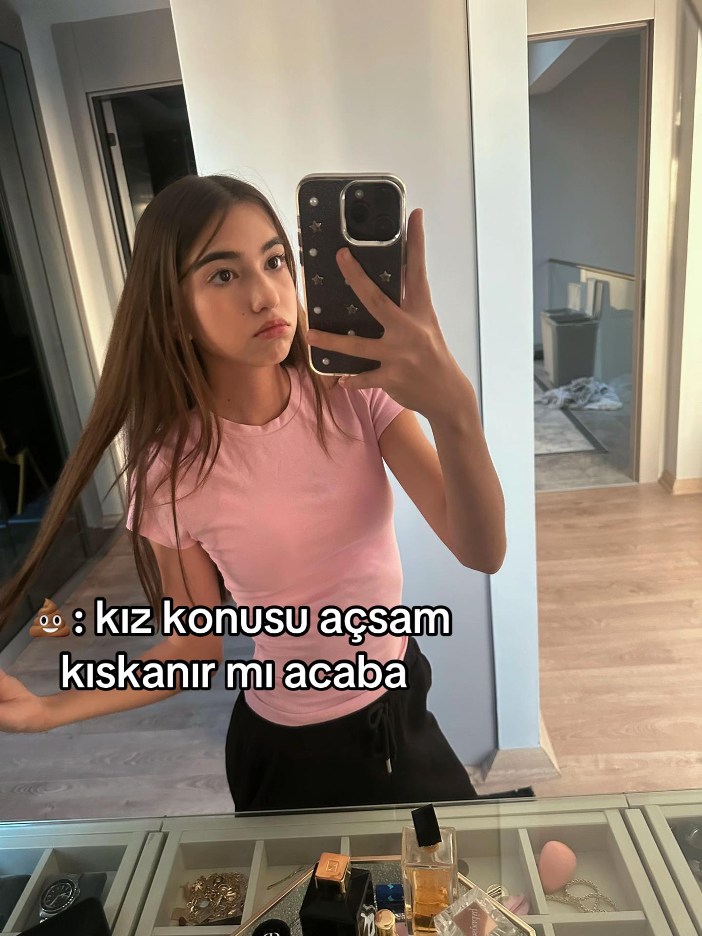 @🪩