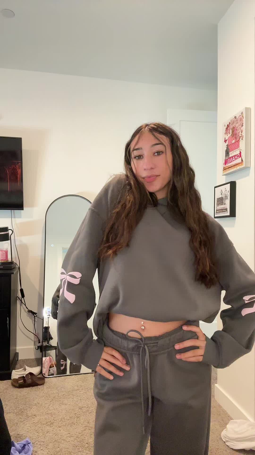 @bella
