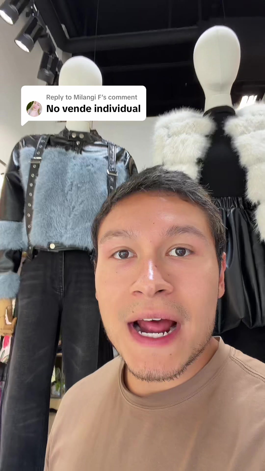 @itoofashion