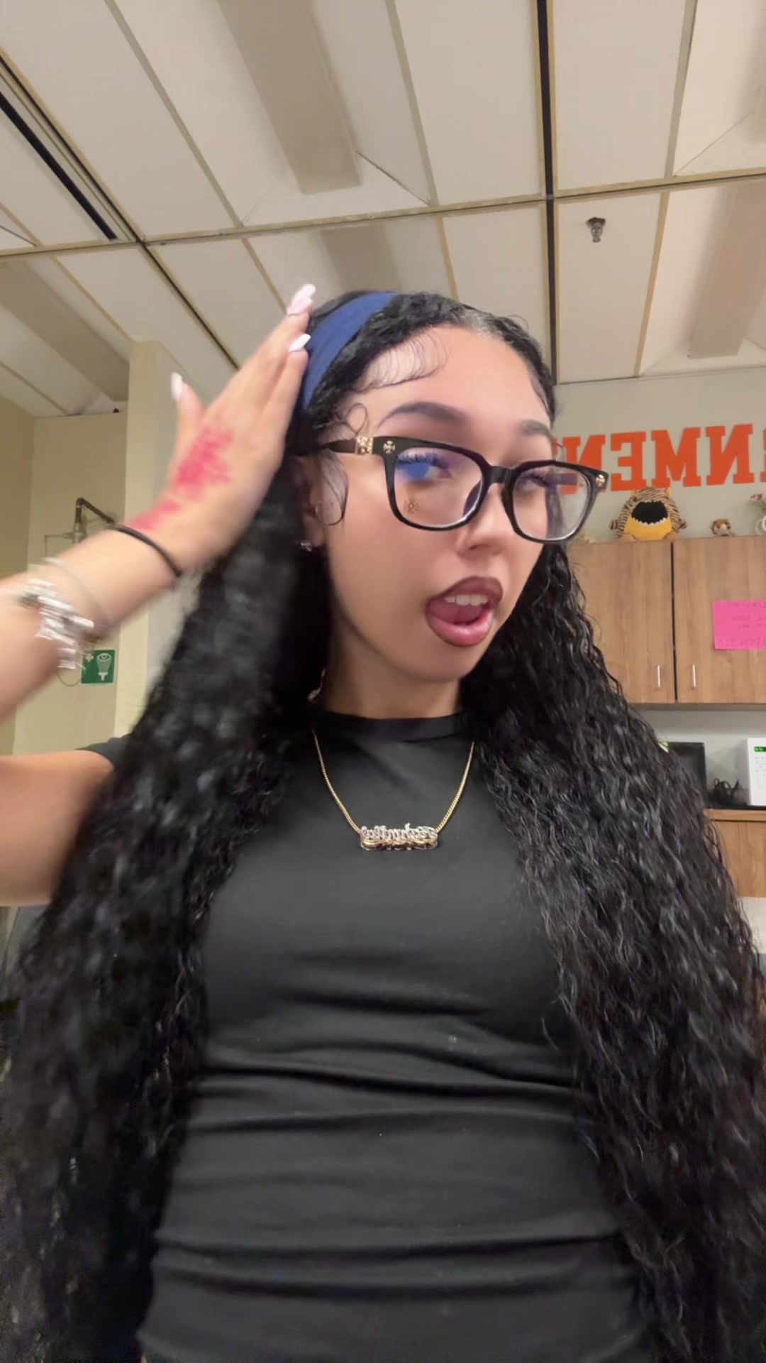 @prettylilwhitegirll