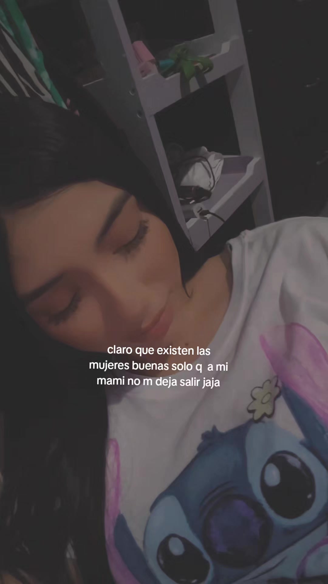 @Angie_&