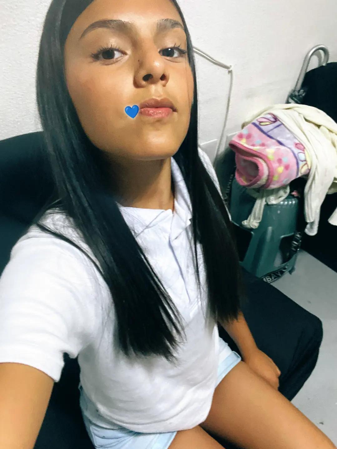 @𝓥𝓲𝓸𝓵𝓮𝓽 𝓗𝓮𝓻𝓷&aacute;𝓷𝓭𝓮𝔃