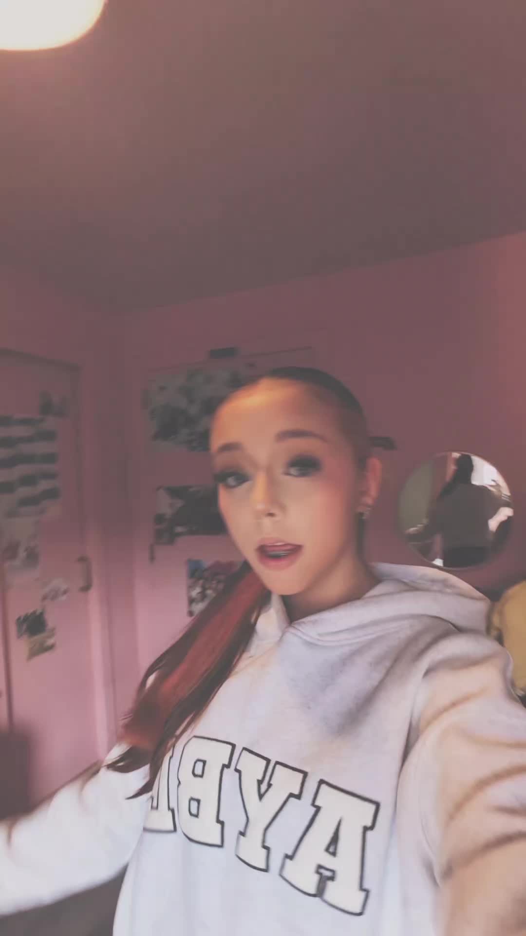 @𝐛𝐞𝐥𝐥𝐚🙊