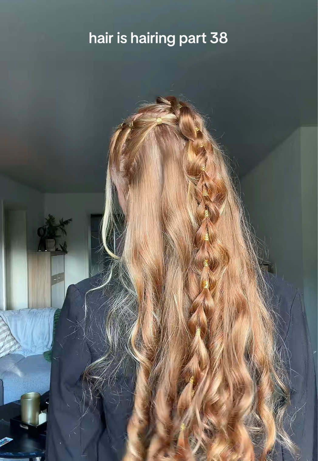 @𝐞𝐦𝐞𝐥𝐲